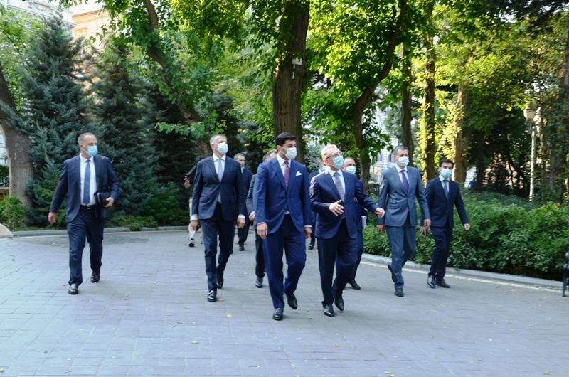 Tbilisi meri Bakını gəzib (FOTO) - Gallery Image