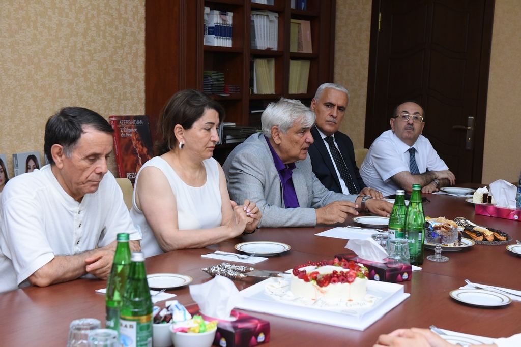 ADU-da Milli Mətbuat Günü münasibəti ilə görüş keçirilib (FOTO) - Gallery Image