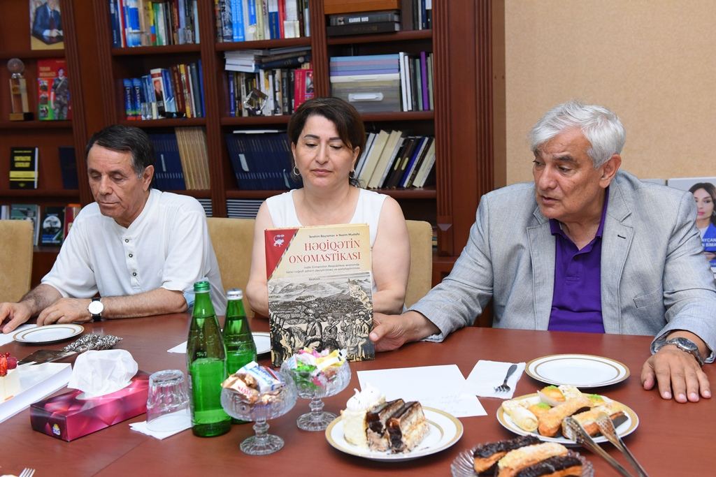 ADU-da Milli Mətbuat Günü münasibəti ilə görüş keçirilib (FOTO) - Gallery Image