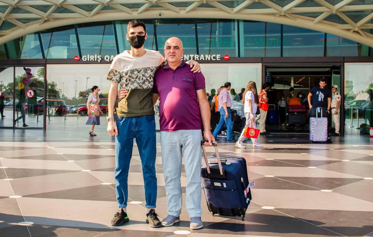 Türkiyəyə göndərilən daha 3 qazimiz sağalaraq Vətənə geri dönüb (FOTO) - Gallery Image