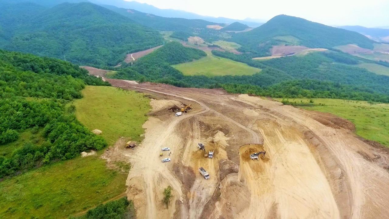 Yeni Əhmədbəyli-Füzuli-Şuşa avtomobil yolunda tunellərin inşasına başlanılıb (FOTO) - Gallery Image