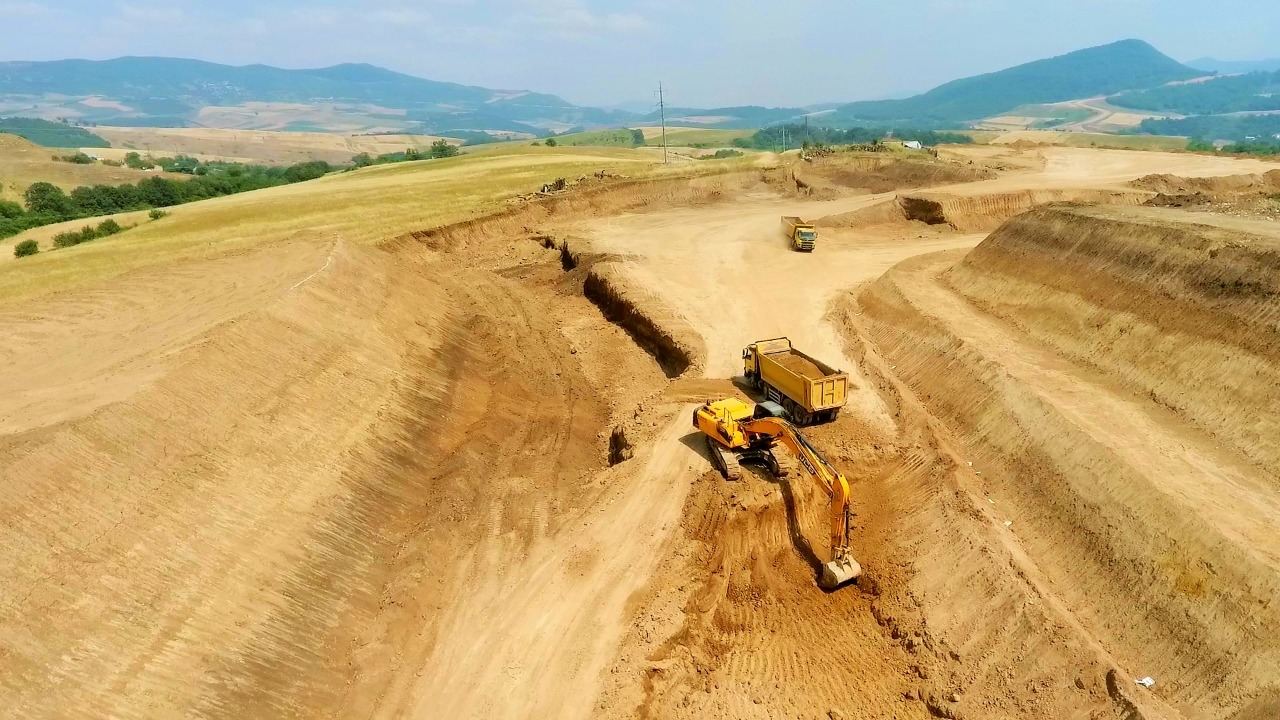 Yeni Əhmədbəyli-Füzuli-Şuşa avtomobil yolunda tunellərin inşasına başlanılıb (FOTO) - Gallery Image