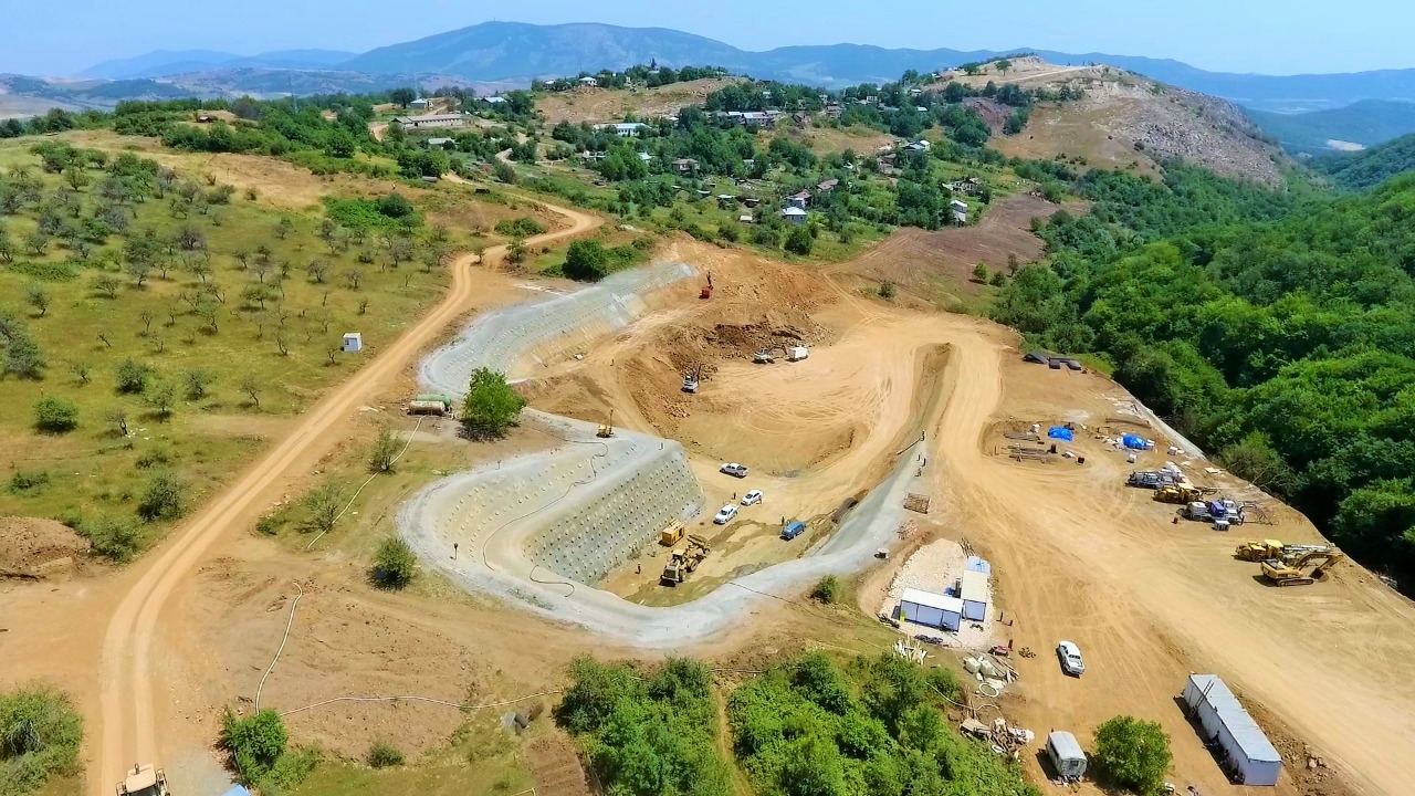 Yeni Əhmədbəyli-Füzuli-Şuşa avtomobil yolunda tunellərin inşasına başlanılıb (FOTO) - Gallery Image