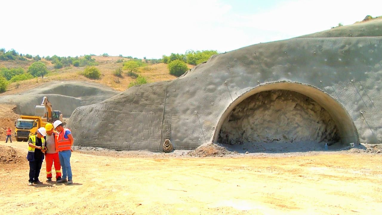 Yeni Əhmədbəyli-Füzuli-Şuşa avtomobil yolunda tunellərin inşasına başlanılıb (FOTO) - Gallery Image