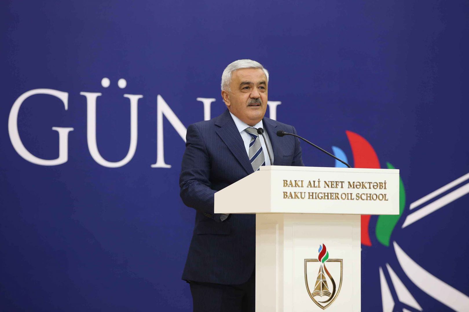Bakı Ali Neft Məktəbində (BANM) beşinci dəfə “Məzun günü” keçirilib (FOTO) - Gallery Image