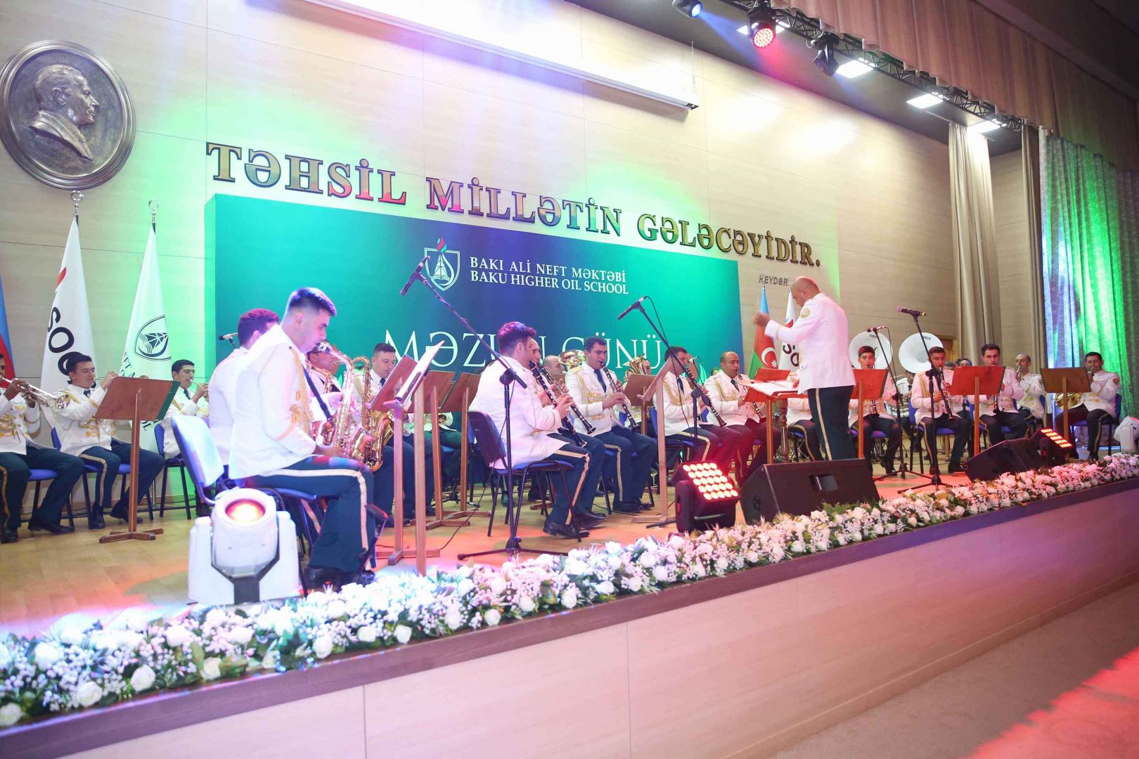 Bakı Ali Neft Məktəbində (BANM) beşinci dəfə “Məzun günü” keçirilib (FOTO) - Gallery Image