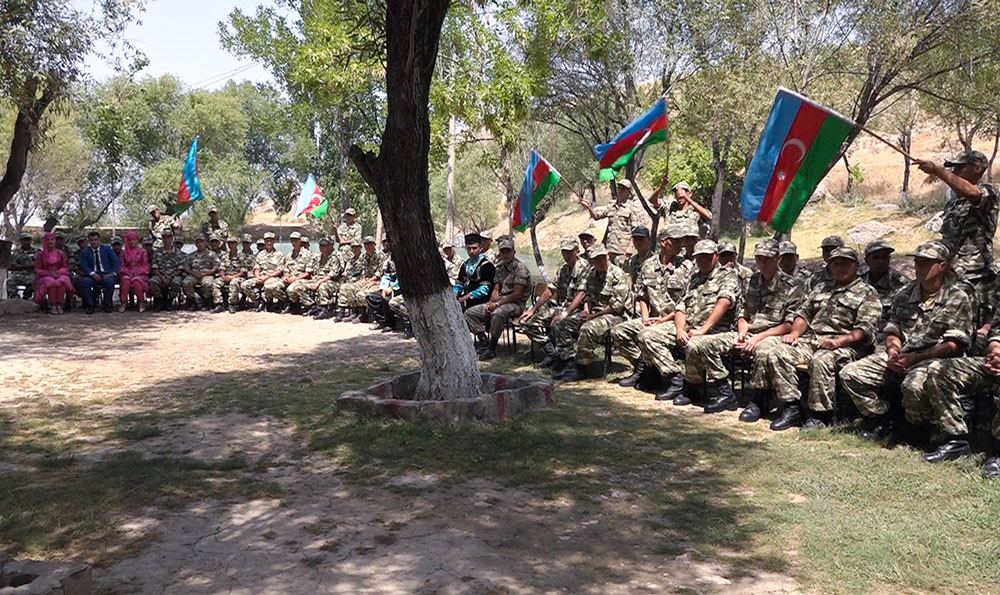 Əlahiddə Ümumqoşun Orduda qazilərlə əsgərlərin görüşü təşkil edilib (FOTO/VİDEO) - Gallery Image