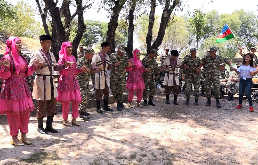 Əlahiddə Ümumqoşun Orduda qazilərlə əsgərlərin görüşü təşkil edilib (FOTO/VİDEO) - Gallery Image