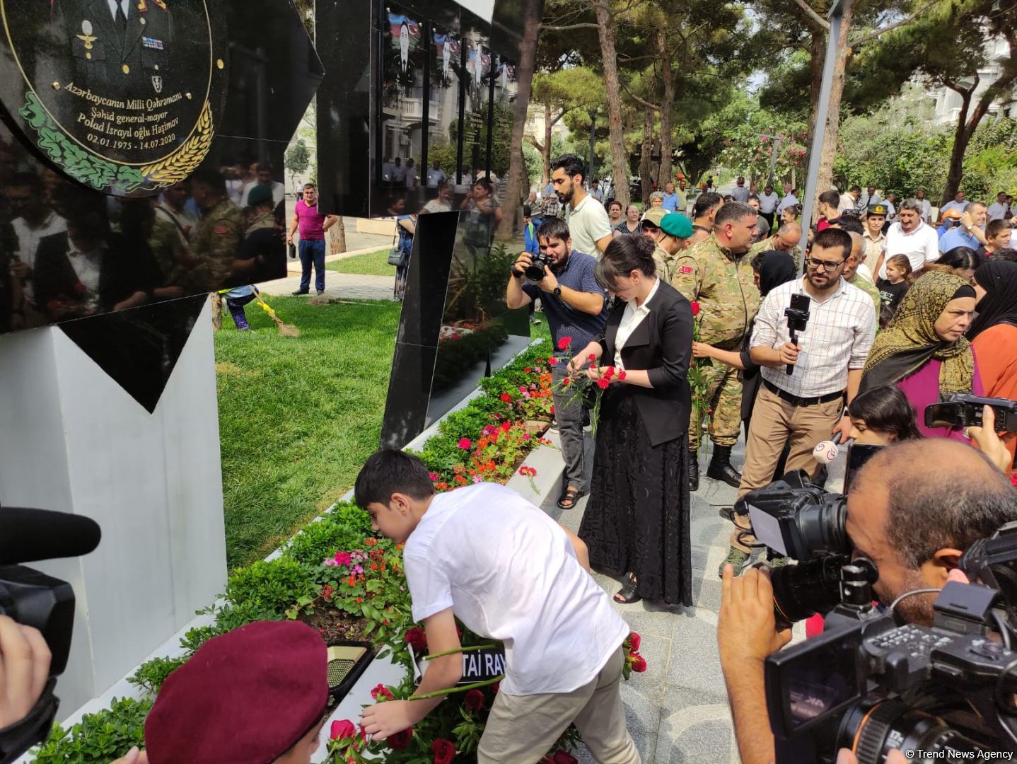 Polad Həşimovun adına yaradılan parkın açılışı olub (FOTO) - Gallery Image