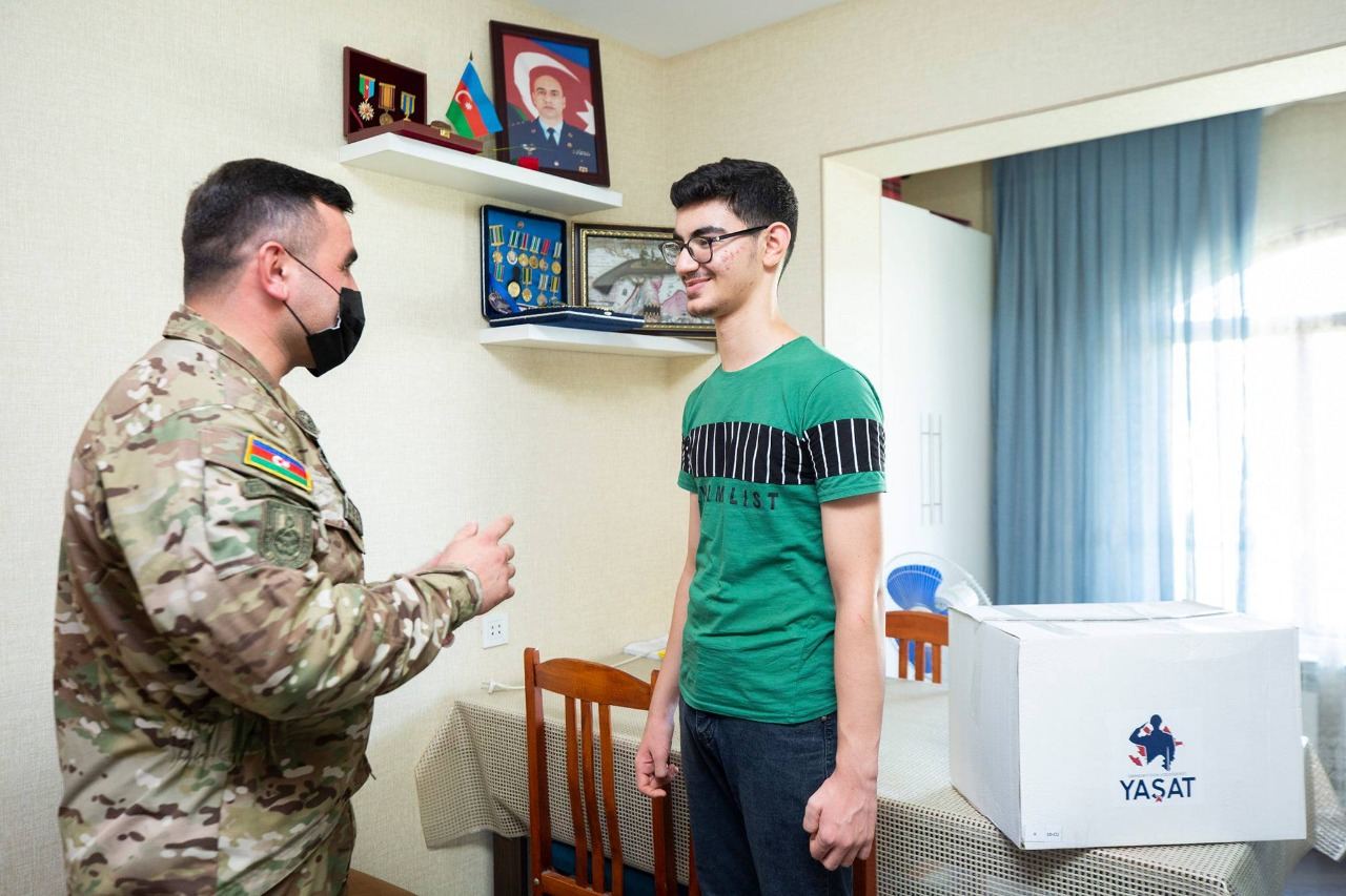 YAŞAT Fondu şəhidlərin məktəbli övladlarına məktəb ləvazimatları verir (FOTO) - Gallery Image