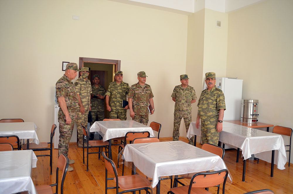 Müdafiə Nazirliyinin rəhbərliyi “Üç qardaş - 2021” təliminə hazırlıq işləri ilə tanış olub (FOTO) - Gallery Image