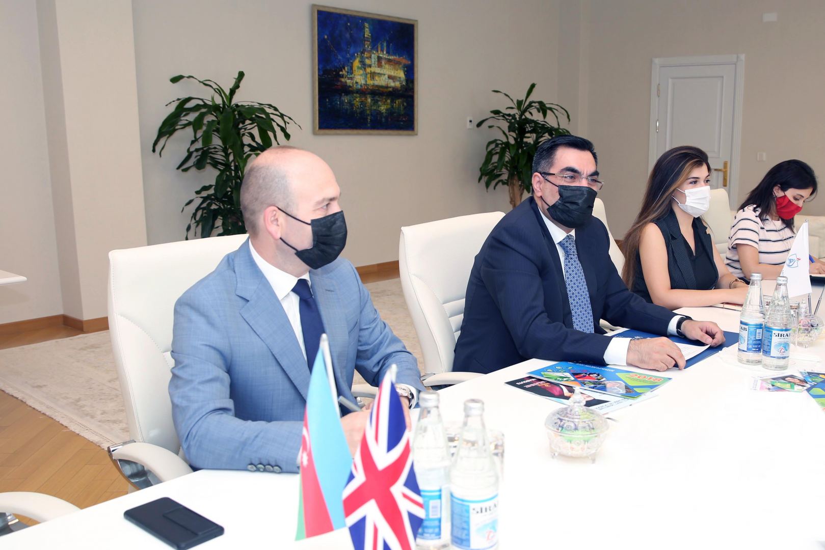 “British Council”ın yeni rəhbəri Bakı Ali Neft Məktəbində olub (FOTO) - Gallery Image