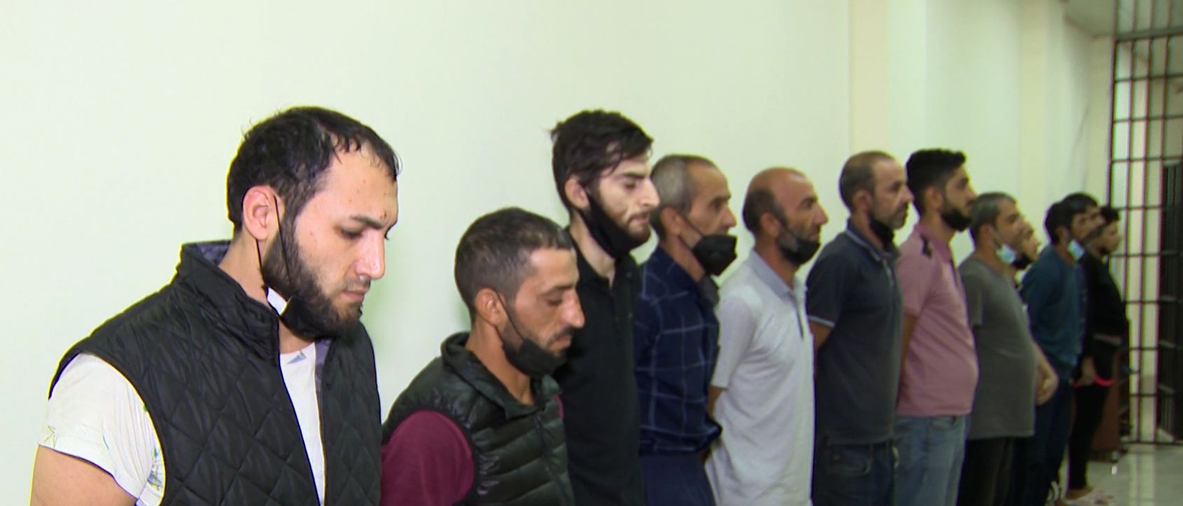 Bakıda genişmiqyaslı əməliyyat: 12 nəfər saxlanıldı (FOTO/VİDEO) - Gallery Image