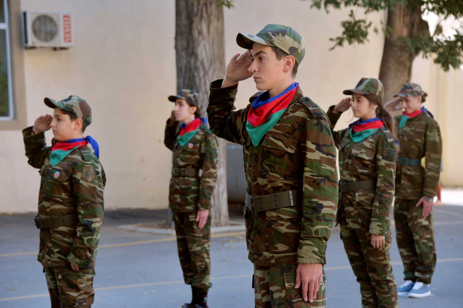 Bakı məktəblərində Anım Günü və Zəfər Günü qeyd ediləcək (FOTO) - Gallery Image