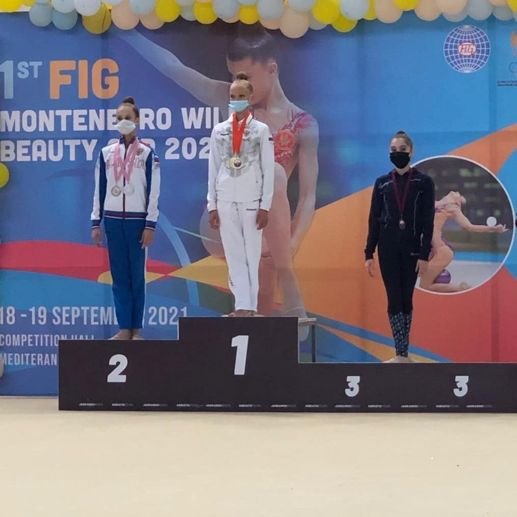 Bədii gimnastlarımız Monteneqroda 6 medal qazandı (FOTO) - Gallery Image