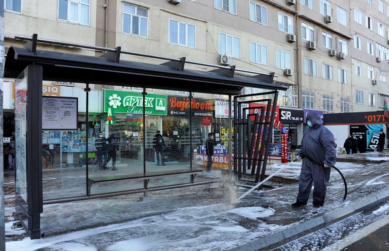 Bakı küçələrində növbəti dezinfeksiya aparılır (FOTO) - Gallery Image