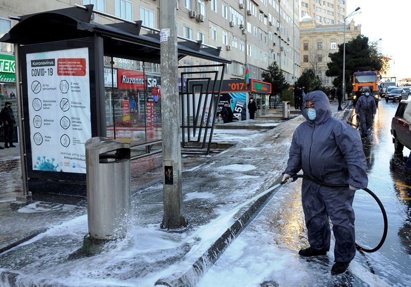 Bakı küçələrində növbəti dezinfeksiya aparılır (FOTO) - Gallery Image