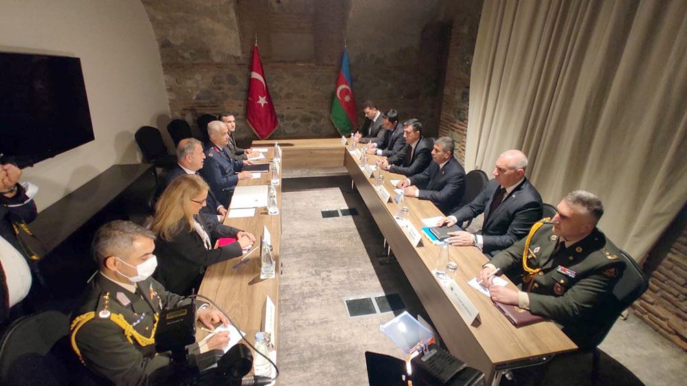 Zakir Həsənov Türkiyənin müdafiə naziri ilə görüşüb (FOTO) - Gallery Image