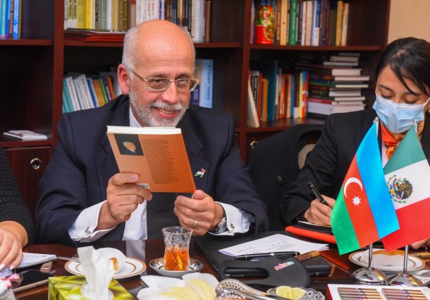 Kamal Abdulla meksikalı səfirlə görüşdü- FOTOLAR Kamal Abdulla meksikalı səfirlə görüşdü- FOTOLAR