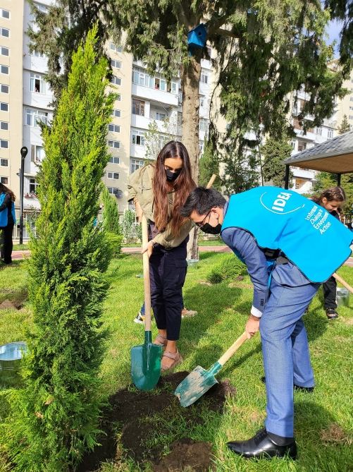 “Bizim həyət” layihəsi çərçivəsində abadlaşdırılan növbəti həyətin açılışı olub (FOTO) - Gallery Image