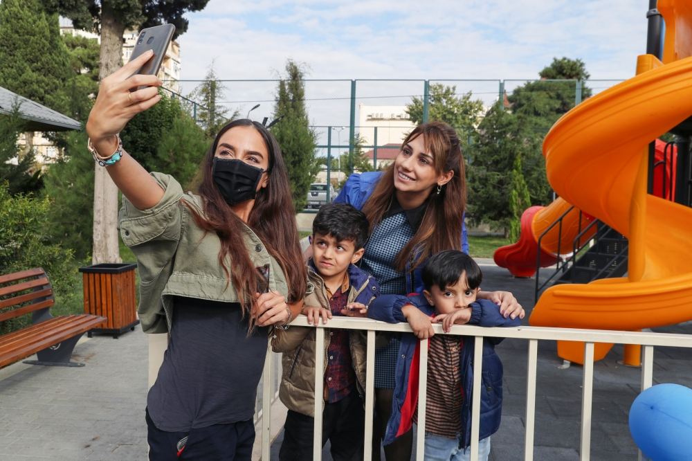 “Bizim həyət” layihəsi çərçivəsində abadlaşdırılan növbəti həyətin açılışı olub (FOTO) - Gallery Image