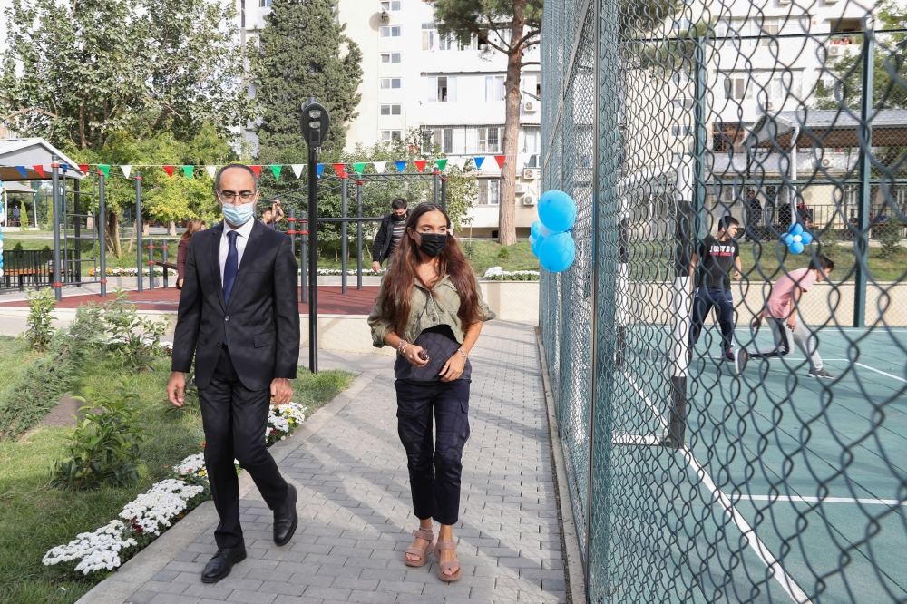 “Bizim həyət” layihəsi çərçivəsində abadlaşdırılan növbəti həyətin açılışı olub (FOTO) - Gallery Image