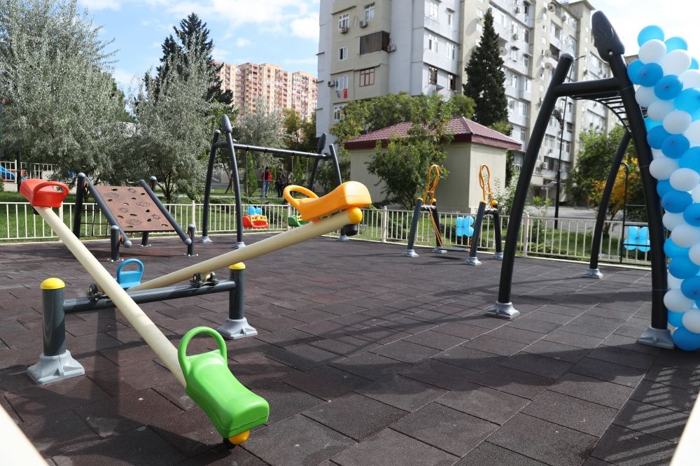 “Bizim həyət” layihəsi çərçivəsində abadlaşdırılan növbəti həyətin açılışı olub (FOTO) - Gallery Image