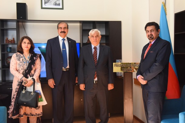 Kamal Abdulla pakistanlı rektorla görüşdü- FOTOLAR