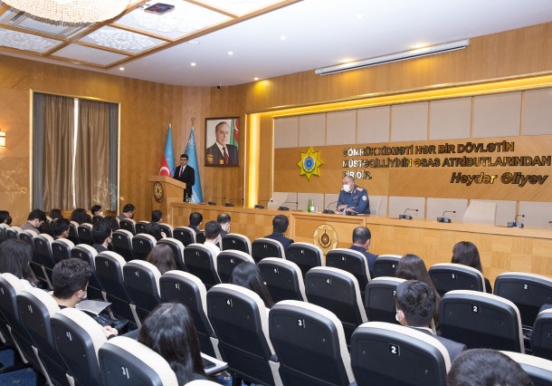 "Könüllü gömrükçü" dəstəsinin üzvlərinə sertifikatlar təqdim olundu- FOTOLAR