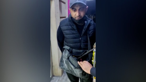 Bakıda ticarət mərkəzindən oğurluq edən şəxs saxlanıldı- FOTO