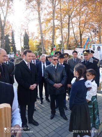 Novruz Aslanov Ismayıllıda “Zəfər günü”nü sakinlərlə birlikdə qeyd etdi - FOTOLAR