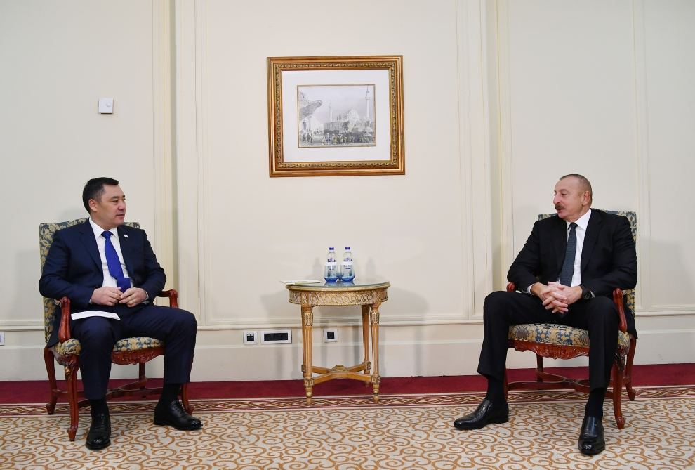 Prezident İlham Əliyev İstanbulda Qırğızıstan Prezidenti Sadır Japarovla görüşüb (FOTO) - Gallery Image