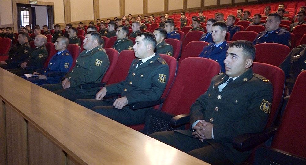 Əlahiddə Ümumqoşun Orduda gənc zabitlərlə təlim-metodiki toplantı keçirilib - Gallery Image