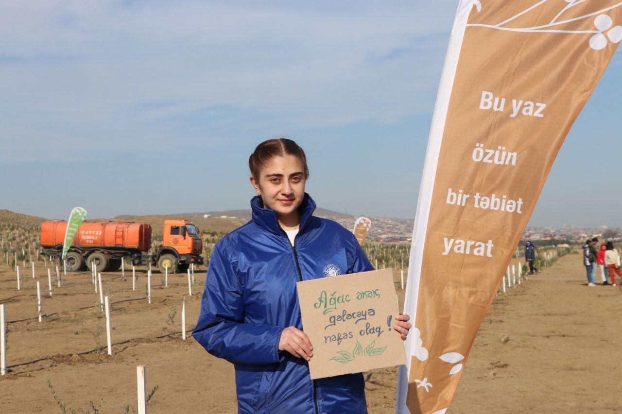 Xocasəndə 2000-dən çox ağac əkilib (FOTO) - Gallery Image
