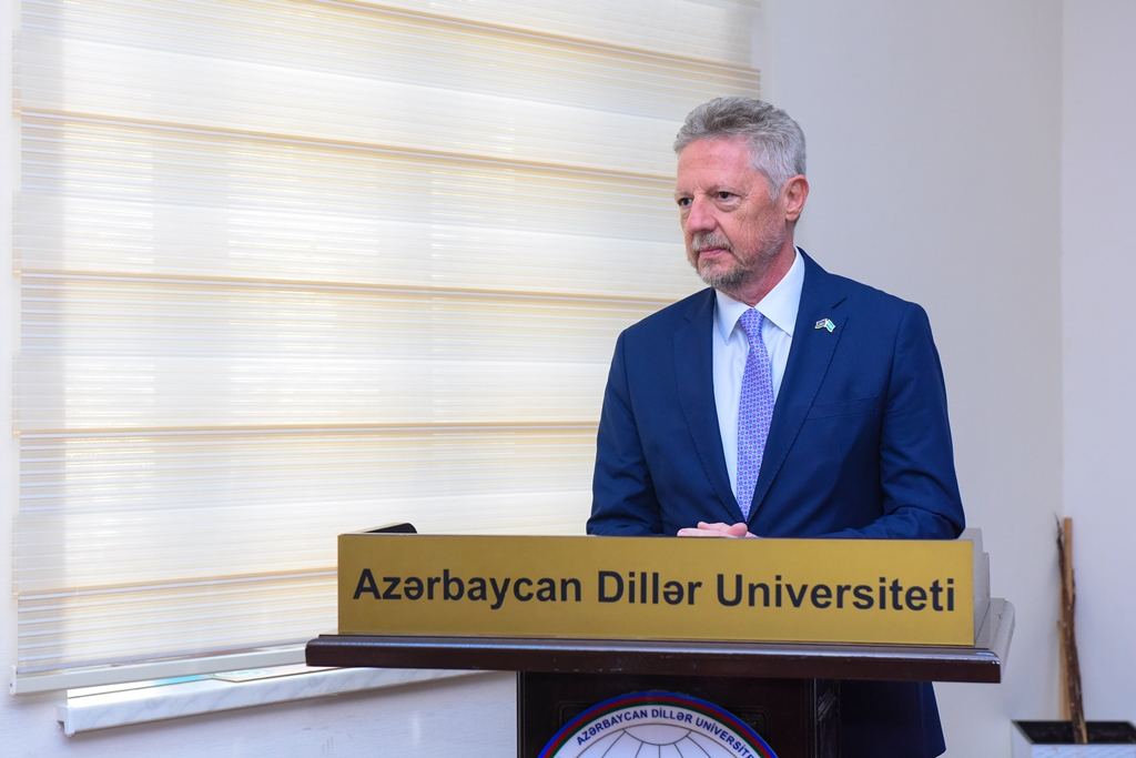 ADU-da Argentina səfiri ilə görüş keçirilib (FOTO) - Gallery Image