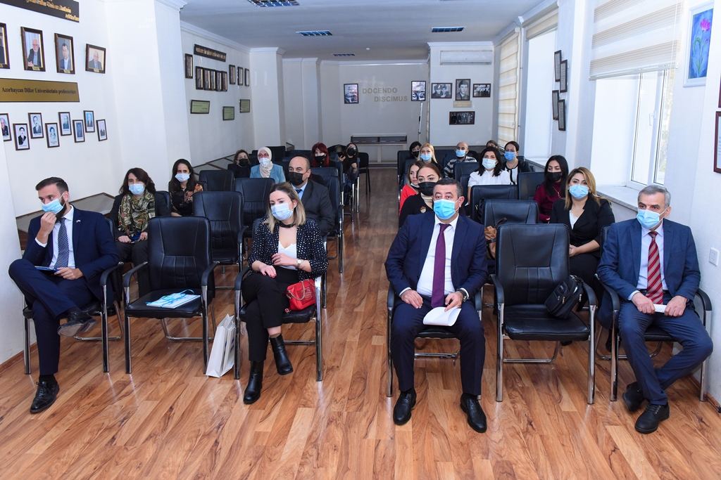 ADU-da Argentina səfiri ilə görüş keçirilib (FOTO) - Gallery Image
