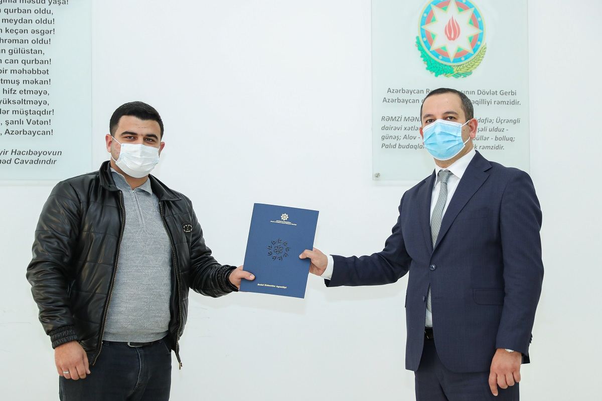 Valideyn himayəsindən məhrum bir qrup gəncə mənzil verilib (FOTO) - Gallery Image