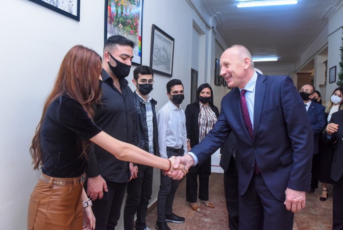 Kamal Abdulla serbiyalı səfirlə görüşdü- FOTOLAR Kamal Abdulla serbiyalı səfirlə görüşdü- FOTOLAR