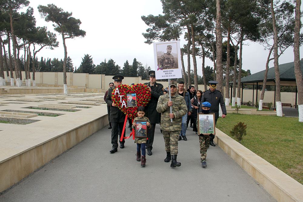 Şəhidlərin xatirəsinə həsr olunmuş anım mərasimləri keçirilib (FOTO) - Gallery Image