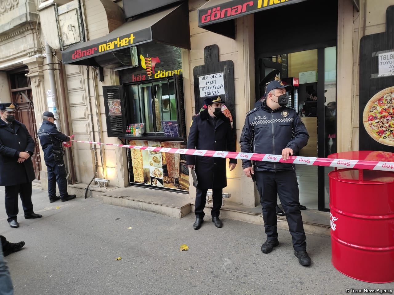 8 nəfərin zəhərləndiyi dönərxana bağlandı (FOTO) - Gallery Image