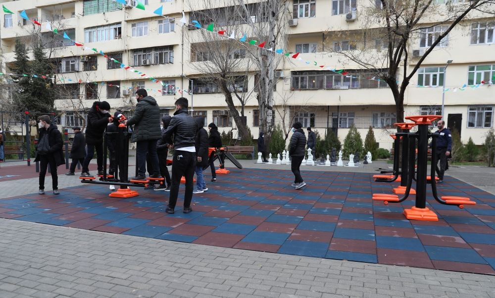 Bakının Nizami rayonunda növbəti abad həyət istifadəyə verilib (FOTO) - Gallery Image