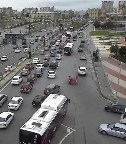 Heydər Əliyev prospektində tıxac yarandı- FOTO Heydər Əliyev prospektində tıxac yarandı- FOTO