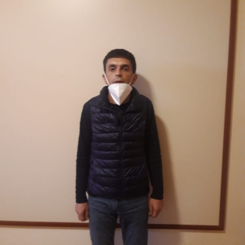 Parkda narkotik satan gözətçi saxlanıldı- FOTOLAR