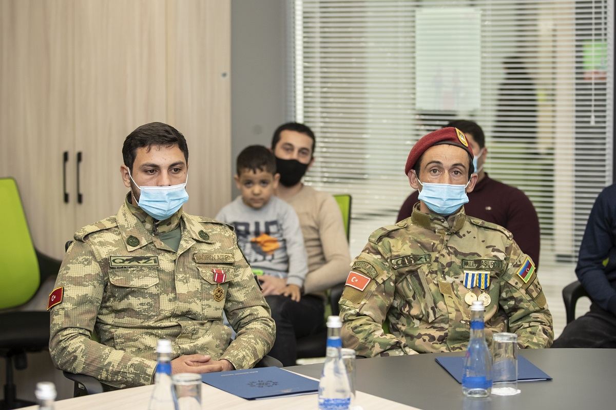 Bu gün daha 50 şəhid ailəsi və müharibə əlilinə mənzil verilib (FOTO) - Gallery Image