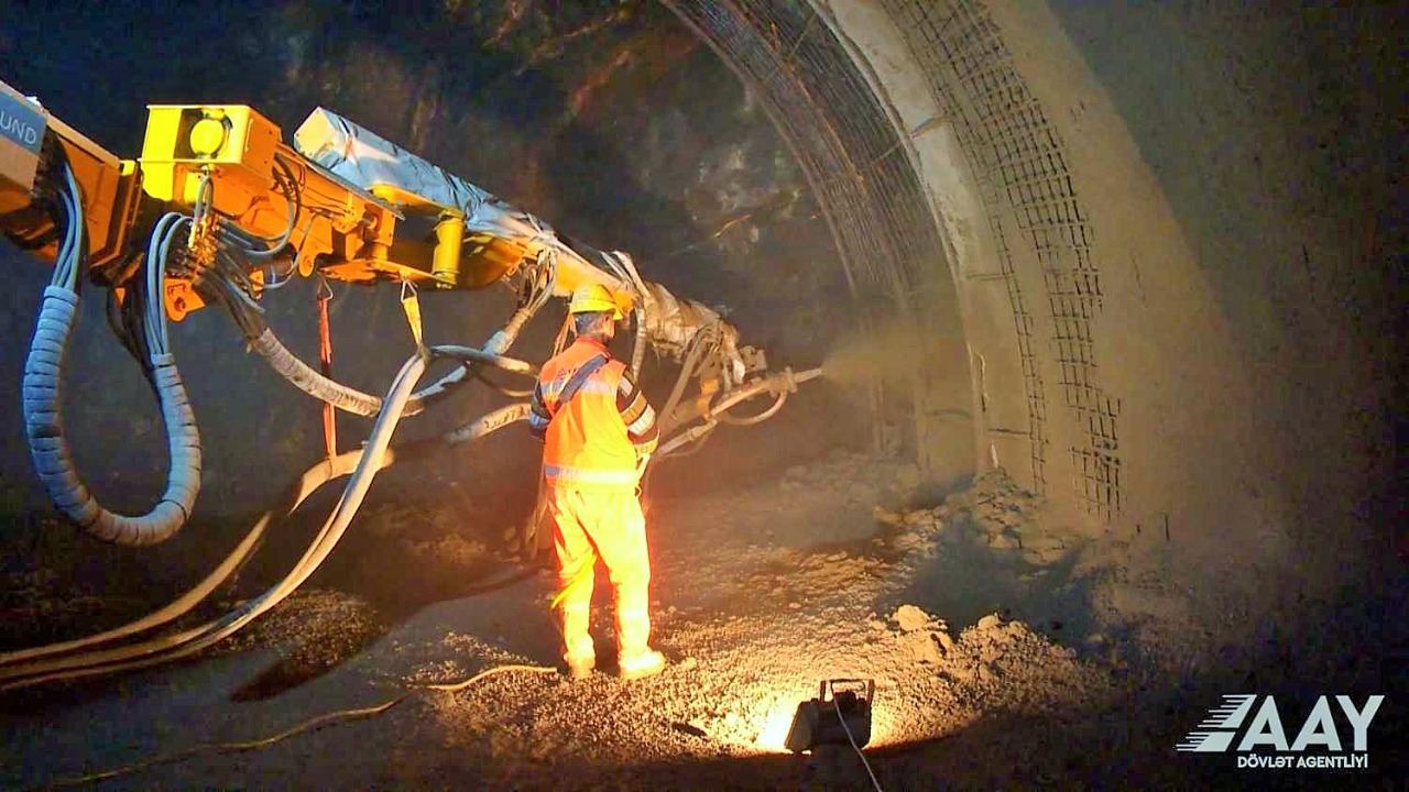Əhmədbəyli-Füzuli-Şuşa avtomobil yolunun tikintisi sürətlə davam etdirilir (FOTO) - Gallery Image