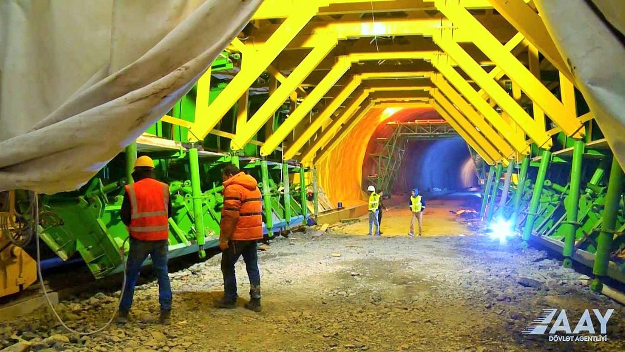 Əhmədbəyli-Füzuli-Şuşa avtomobil yolunun tikintisi sürətlə davam etdirilir (FOTO) - Gallery Image