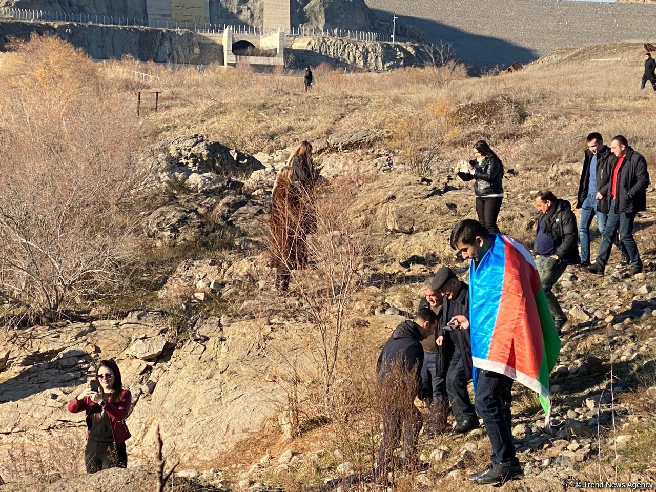 Azərbaycanda fəaliyyət göstərən QHT-lərin Xudafərinə səfəri başlayıb - Gallery Image