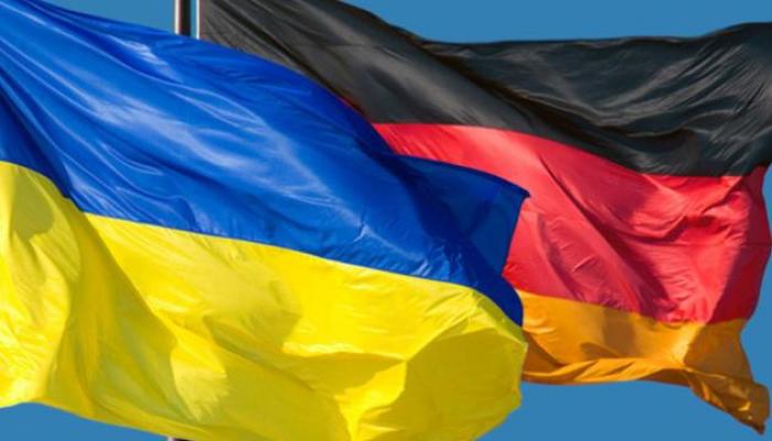 Almaniyada Ukrayna bayrağına qadağa qoyuldu