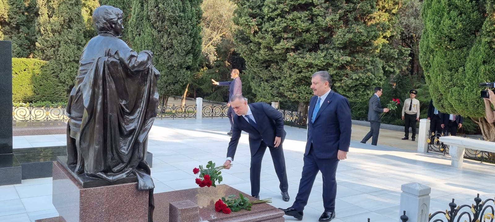 Türkiyəli nazir Azərbaycandadır - FOTOLAR