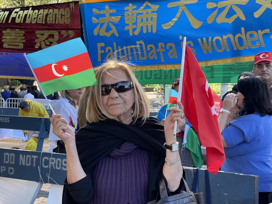 Azərbaycanlılar BMT-nin qarşısında aksiya keçirdilər - FOTOLAR 5 1663994658 fa51dcd2 9ade 3caf 8ec0 2294f264edd6
